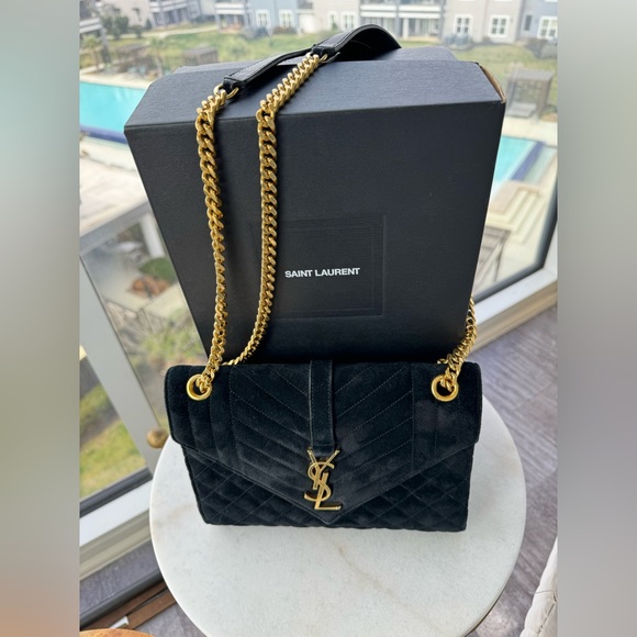 SAINT LAURENT Envelope Medium in Suede w/original receipt and auth card. - Picture 3 of 14